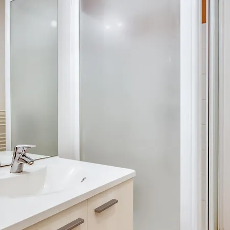 L'heure Normande Balcon Center Station *